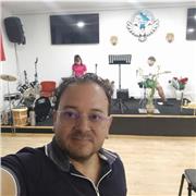 Soy una persona con pedagogía, muy paciente, innovador, analítica, amistoso, respetuosa, disciplinada y me gusta cumplir metas. A niños, jóvenes y personas mayores